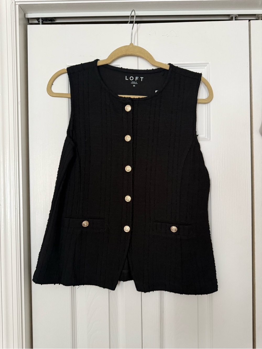 LOFT NWT Black Textured Sleeveless Button-Front Vest with Gold Buttons